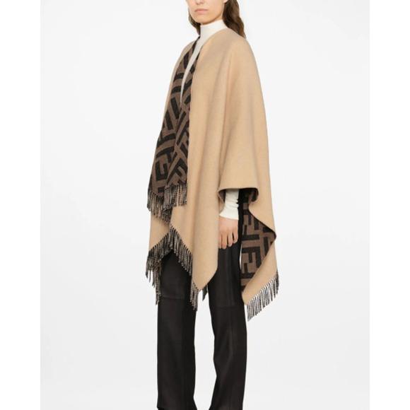 $2100 BRAND NEW FENDI REVERSIBLE WOOL CASHMERE FF LOGO CAPE PONCHO WRAP NWT! - Picture 2 of 16